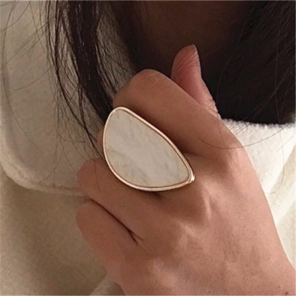 Plate Stone Cream Gold Irregular Adjustable Ring